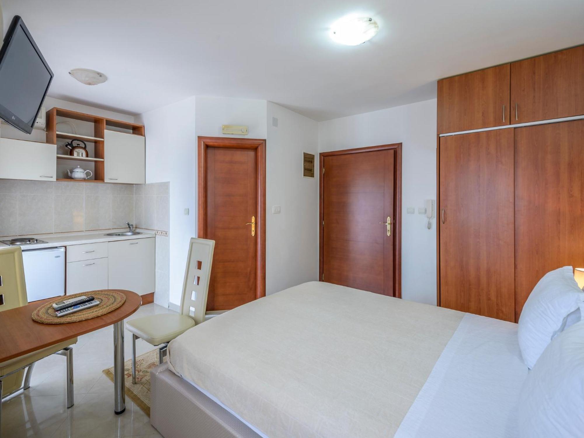 Captain Apartments Будва Екстериор снимка